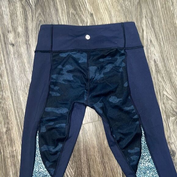 LuluLemon Wunder Under Size 4 - Picture 5 of 7